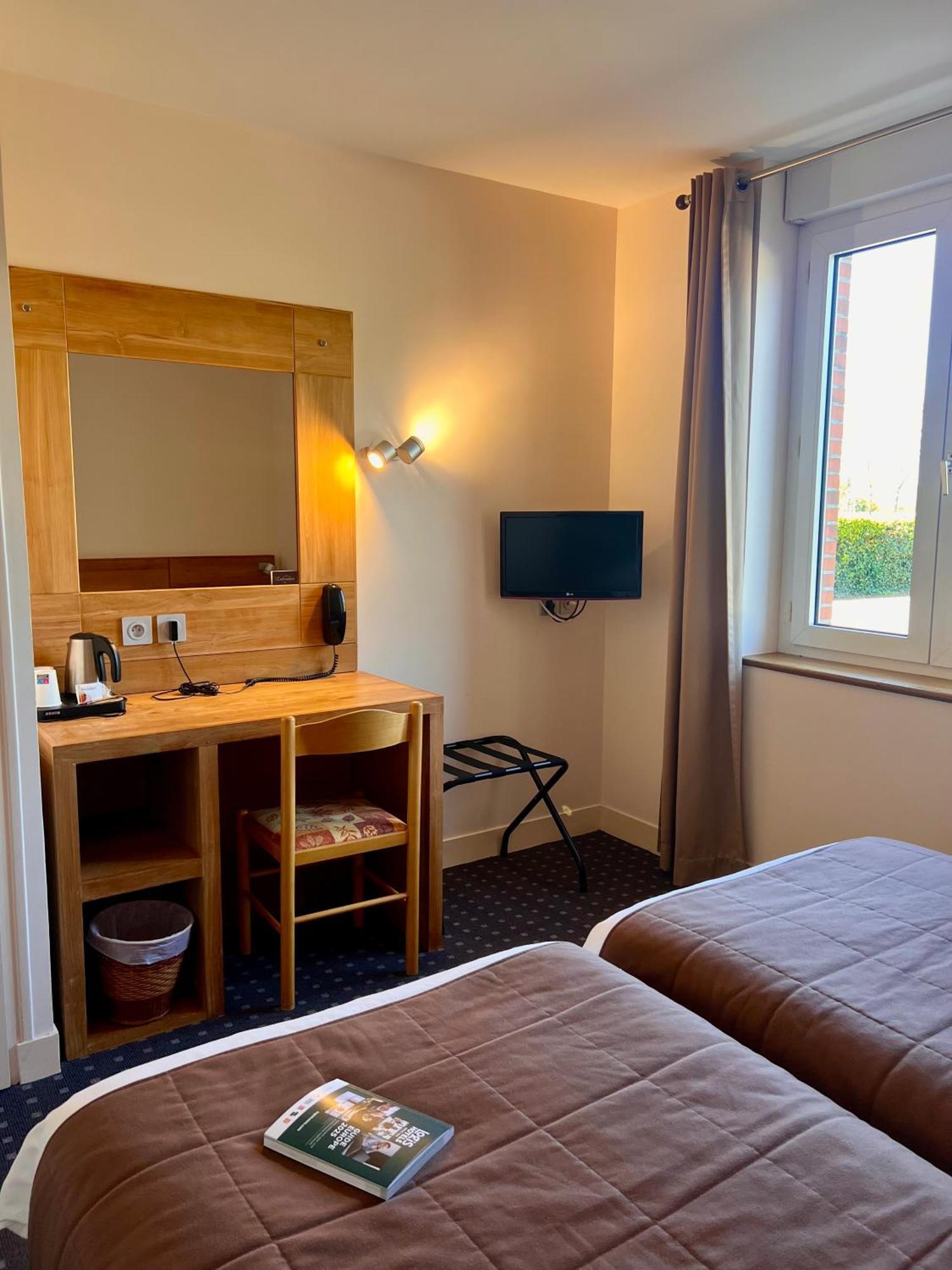 Logis Hotel Restaurant Du Labrador Saint-Benoît-sur-Loire 外观 照片