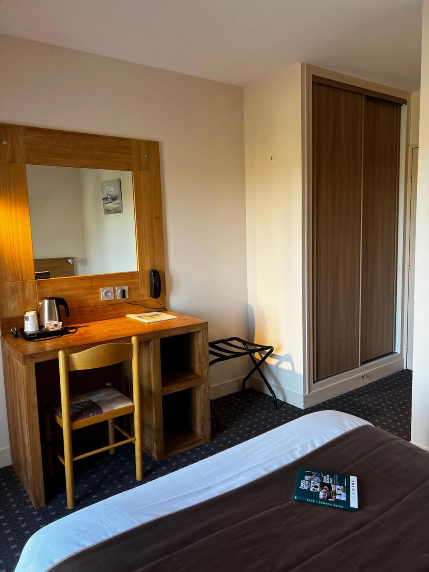 Logis Hotel Restaurant Du Labrador Saint-Benoît-sur-Loire 外观 照片
