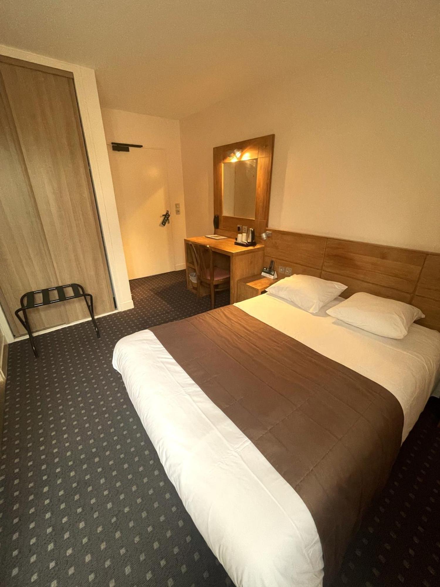 Logis Hotel Restaurant Du Labrador Saint-Benoît-sur-Loire 外观 照片