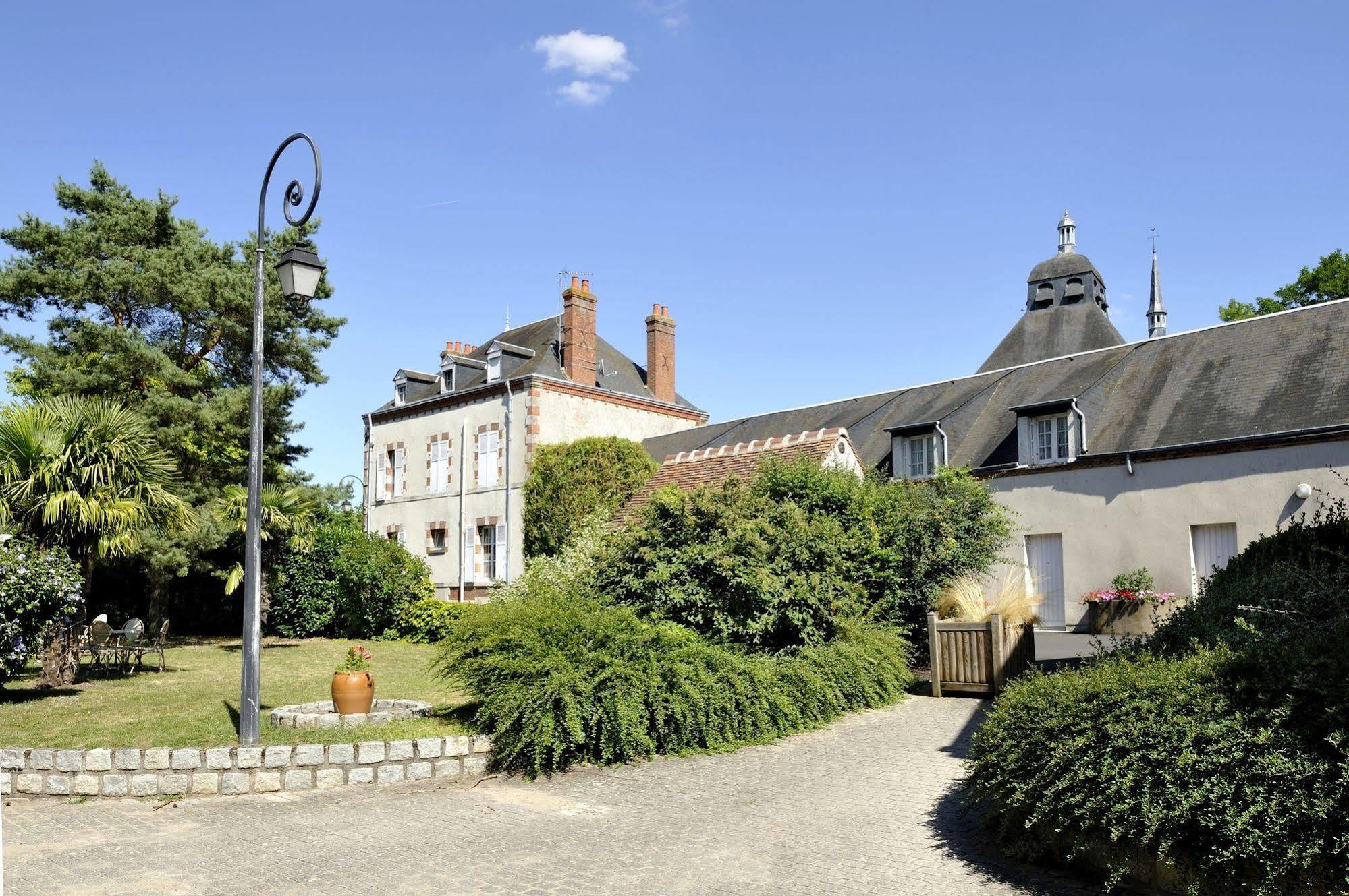 Logis Hotel Restaurant Du Labrador Saint-Benoît-sur-Loire 外观 照片