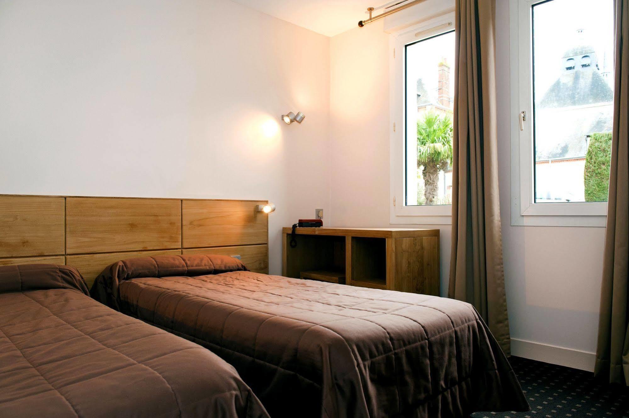 Logis Hotel Restaurant Du Labrador Saint-Benoît-sur-Loire 外观 照片