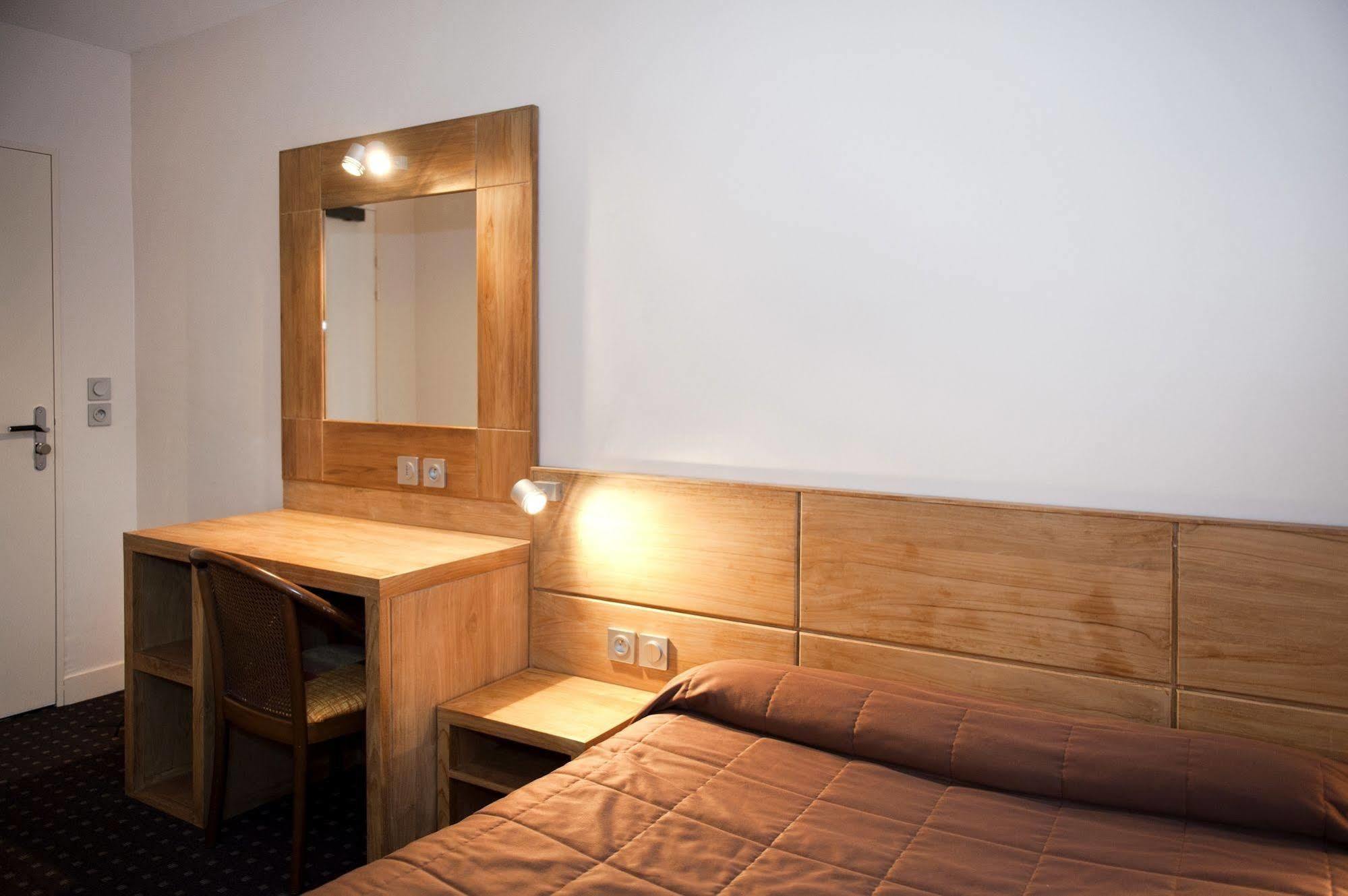 Logis Hotel Restaurant Du Labrador Saint-Benoît-sur-Loire 外观 照片